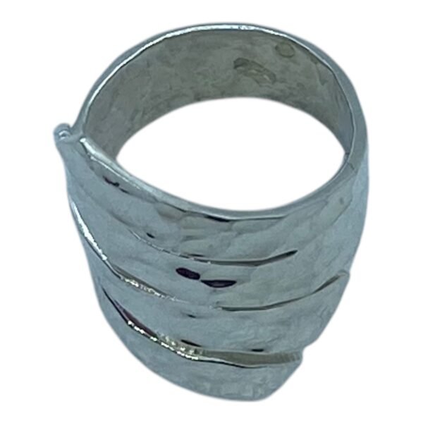 Anillo Corbata martillada